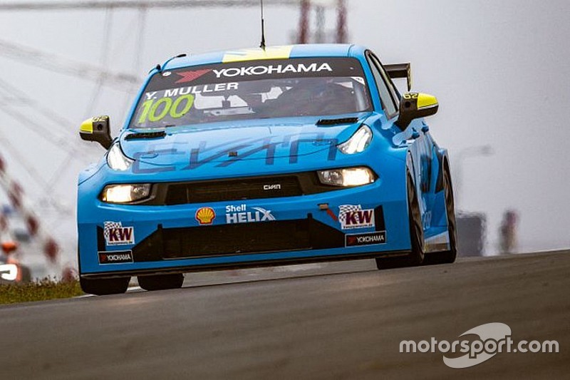 Мюллер впервые в этом году выиграл гонку WTCR