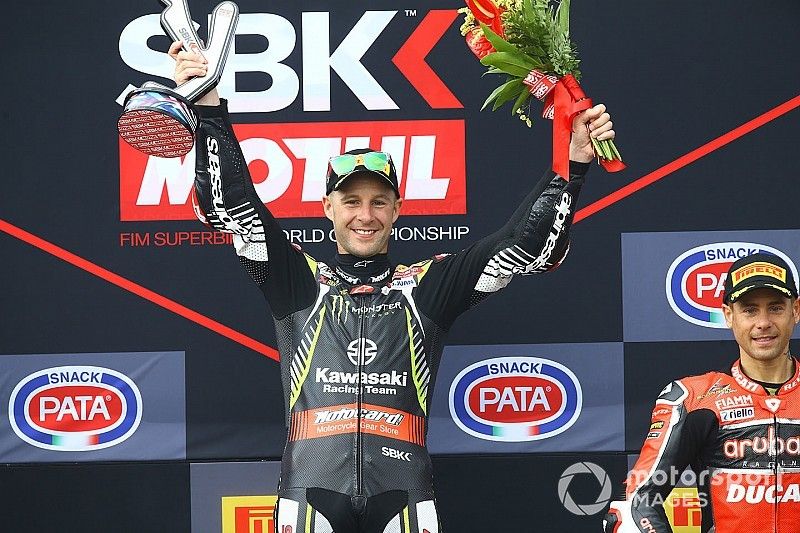 Podium: race 1 winner Jonathan Rea, Kawasaki Racing Team