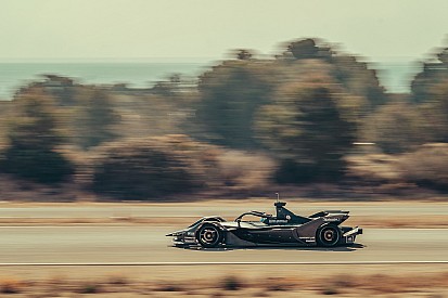 Porsche: la vera sfida in Formula E sarà correre con un team ridotto a 20 persone