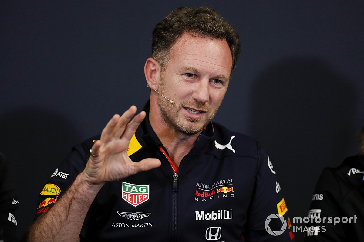 Хорнер нашел аномалии в машине Red Bull