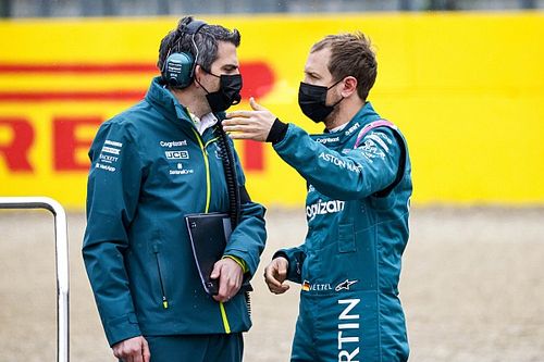 Vettel, kendine biraz daha g&uuml;venmesi gerektiğini d&uuml;ş&uuml;n&uuml;yor