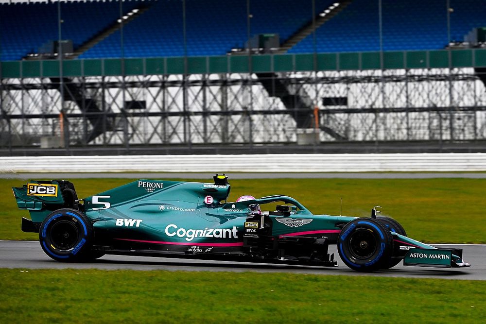 Vettel és Stroll pályára vitte az Aston Martint! - Galéria