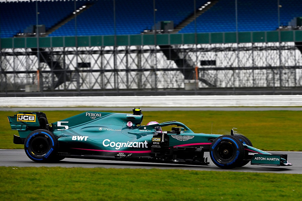 Vettel és Stroll pályára vitte az Aston Martint! - Galéria