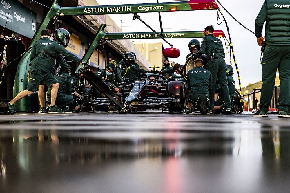 Aston Martin prove di pit stop 