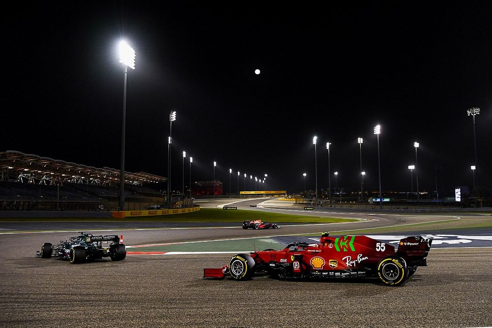 Balapan Perdana bersama Ferrari, Sainz Akui Terlalu Hati-hati