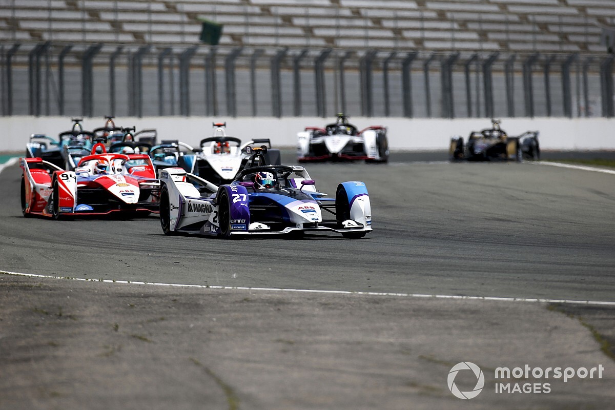Valencia E-Prix: Dennis puts in masterclass to convert pole to victory
