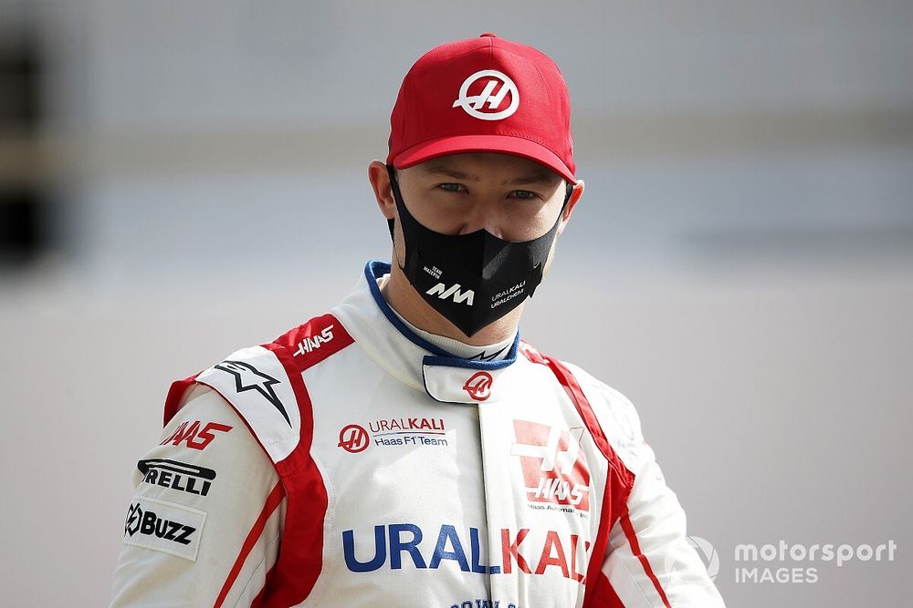 Mazepin a Giovinazzi-incidensről: „Meg akartam tapasztalni, hogy mennyi leszorítóerőt vesztek...”