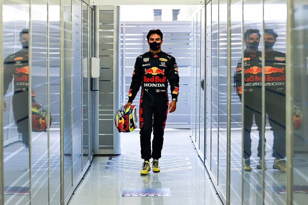 Perez i Sainz zaszczepieni