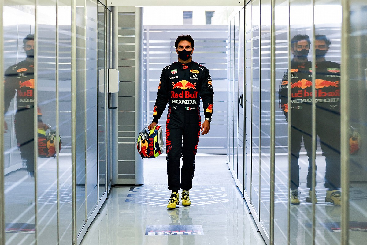 Perez i Sainz zaszczepieni