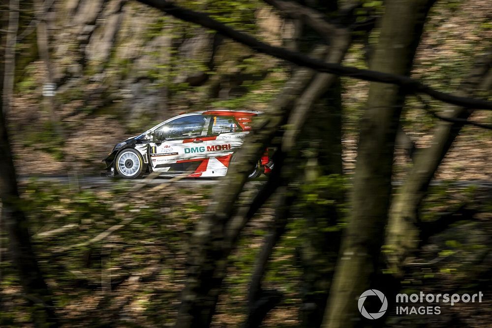 Ogier nie odpuszcza, Kajetanowicz atakuje