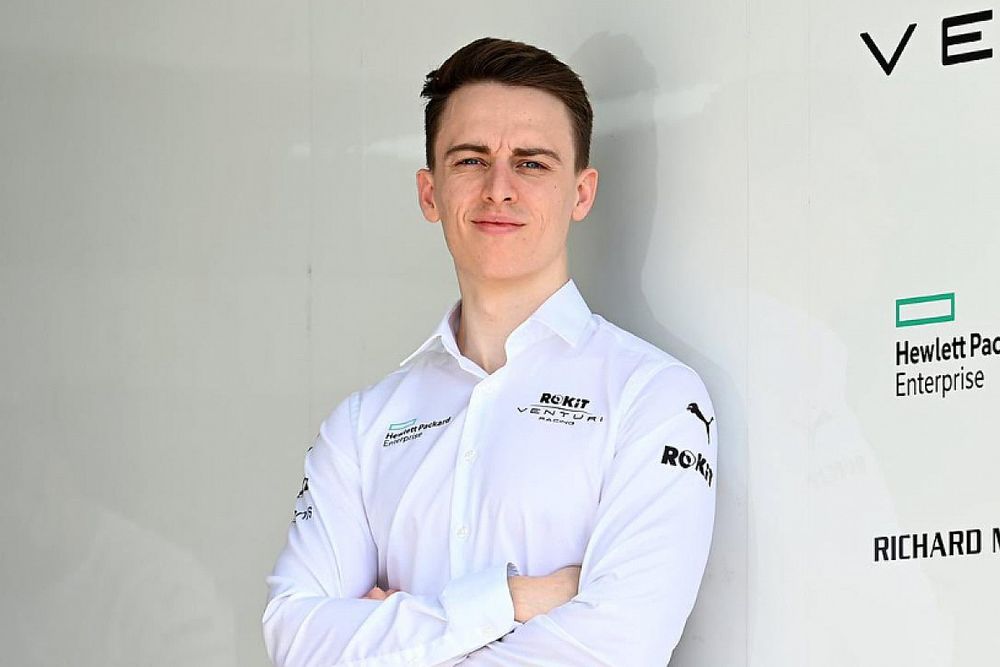 Hughes wraca do F2