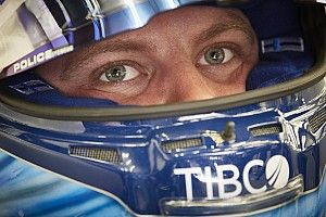 A „magányos farkas” Valtteri Bottas bemutatta új sisakfestését