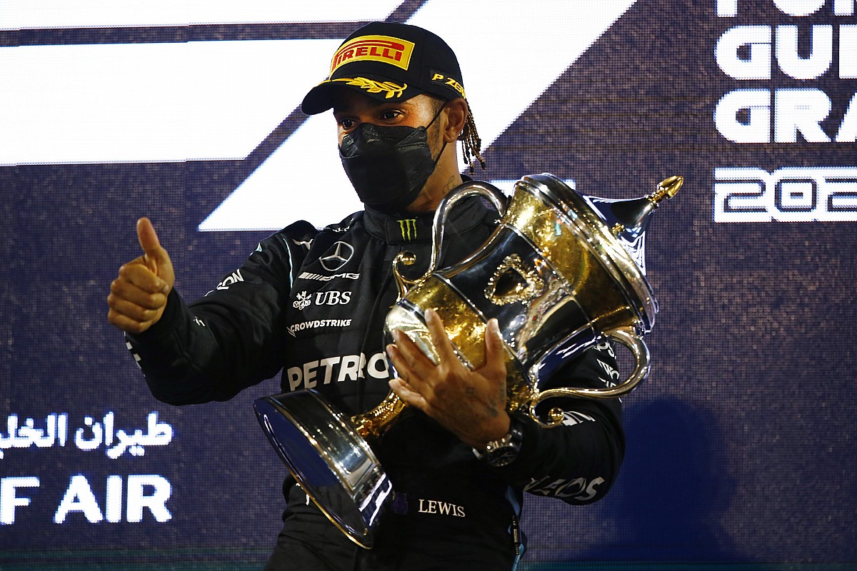 Hamilton hoopt met langzamere auto ongelijk van critici bewijzen