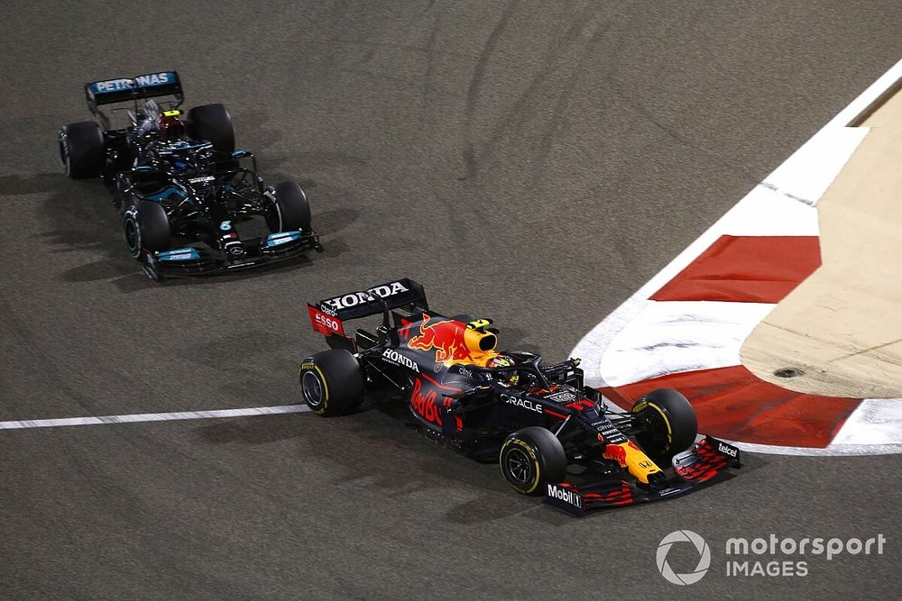 Bottas: Mercedes debe ser perfecto en todo ante Red Bull