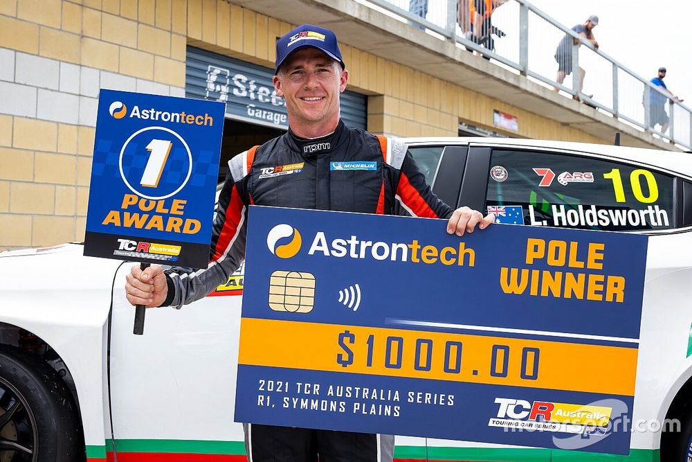 Tasmania TCR: Debut pole for Holdsworth