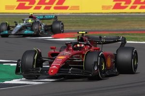 Horner: Mercedes liet Ferrari ontsnappen met bandenkeuze Hamilton