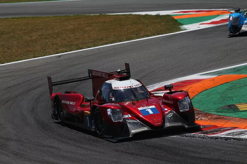 #1 Richard Mille Racing Team Oreca 07 - Gibson de Lilou Wadoux, Paul-Loup Chatin, Charles Milesi