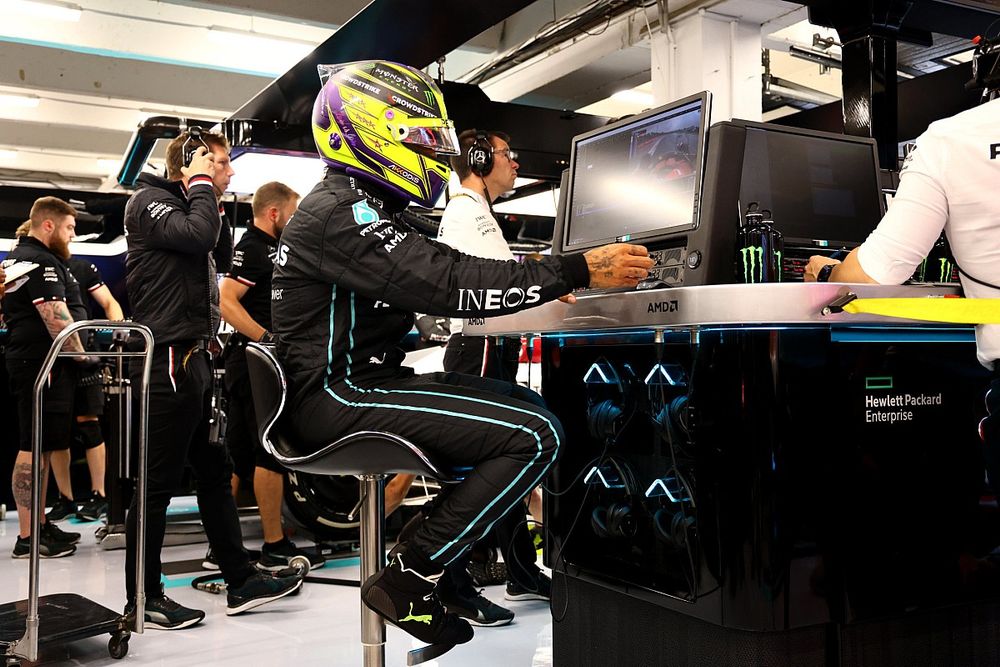 Hamilton over F1-afscheid: “Ik stop voordat ik volledig opgebrand ben”