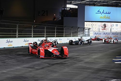 Fórmula E: Dennis mantiene a Vandoorne a raya en Londres