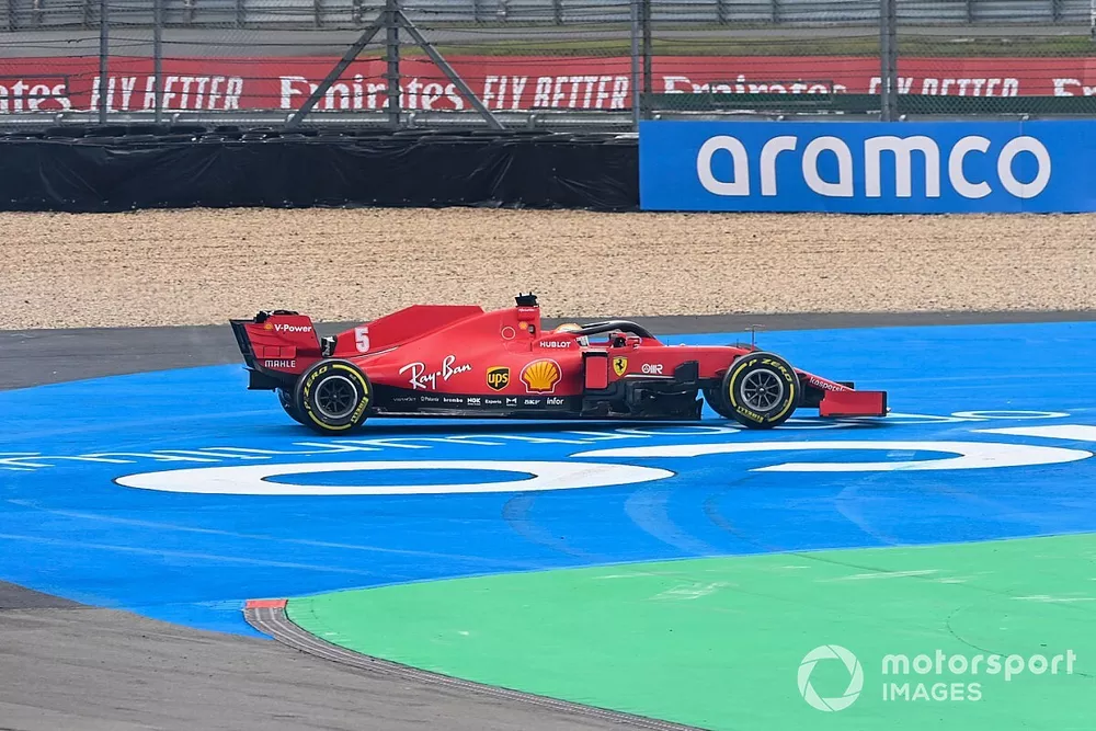 Sebastian Vettel, Ferrari SF1000 hace un trompo