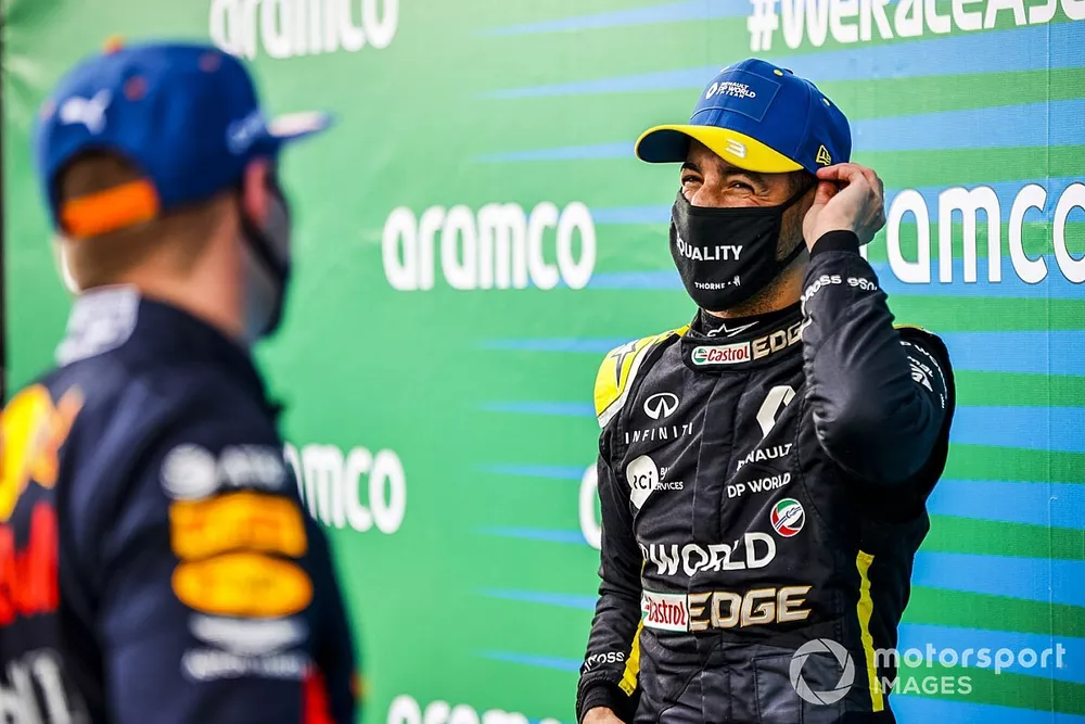 Daniel Ricciardo, Renault F1 and Max Verstappen, Red Bull Racing in Parc Ferme 