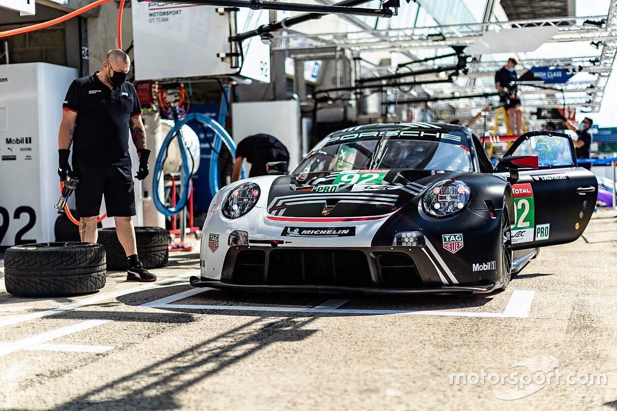 Porsche facing "disadvantage" in Le Mans GTE fight