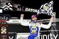 Elliott wins Martinsville, Harvick eliminated in dramatic finish