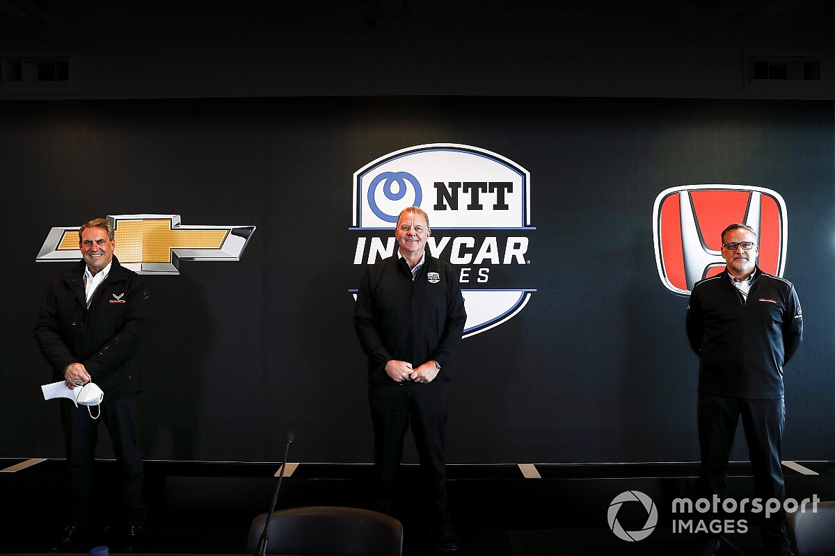 IndyCar to introduce 2.4-liter hybrid power units in 2023