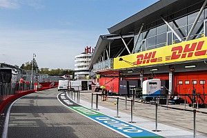 SEXTA-LIVRE: Confirmações de Kimi, Giovinazzi e Russell, ‘ultimato’ de Pérez e o ensaio para o chute em Vettel