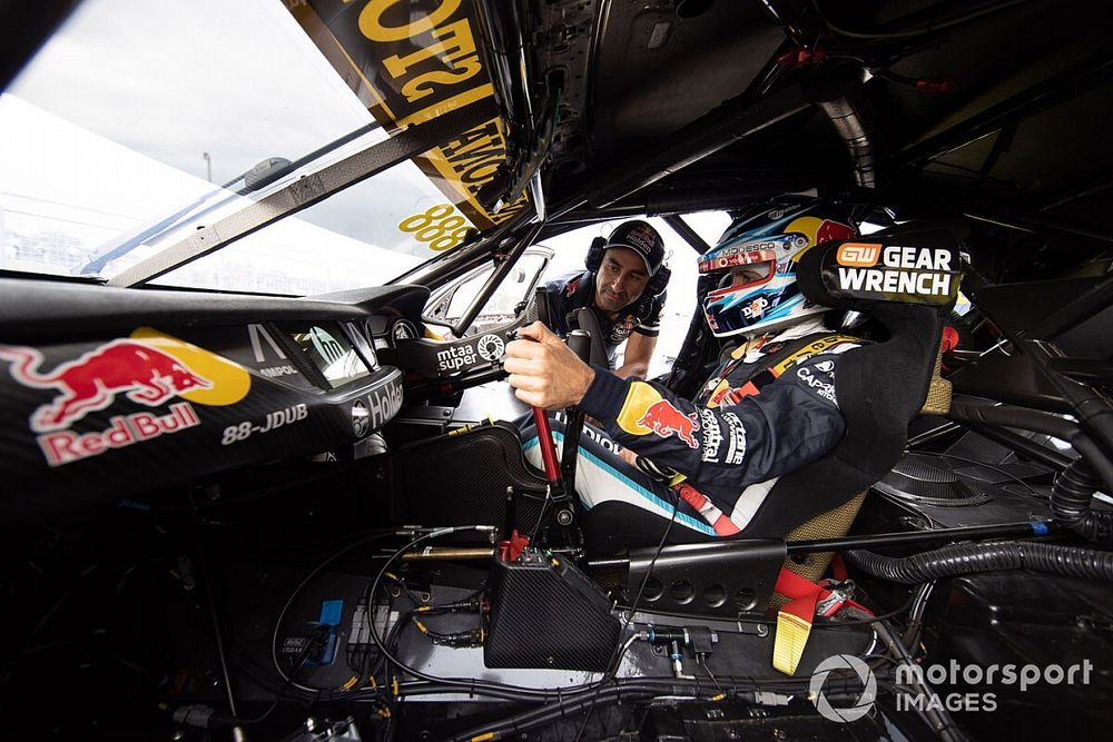Whincup, Cauchi split amid Triple Eight engineering shuffle