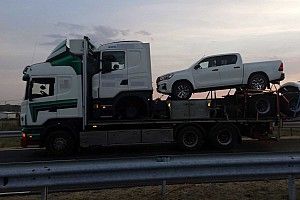 Egy autót vivő trélert vitt egy tréler Bács-Kiskunban - persze szabálytalanul