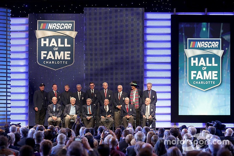 El Salón de la Fama de NASCAR ya tiene a sus cinco nuevos miembros