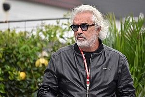 Tizedáron vették meg Briatore luxusjachtját – nem is akárki!