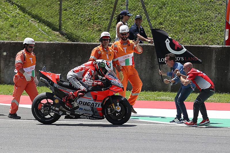 Domenicali: "Lorenzo? Può ancora lottare per il Mondiale insieme a Dovizioso"