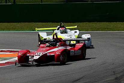 Pegoraro è il più veloce, ma la prima pole stagionale è di Dario Capitanio