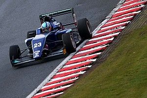 Monger scoort podium bij rentree in Brits F3