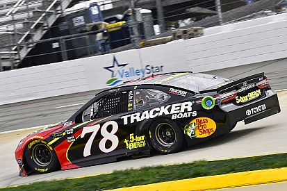 La neve imbianca Martinsville e costringe la NASCAR a correre al lunedì