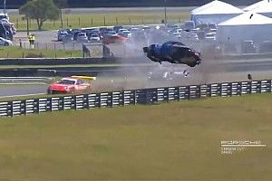 Разбитые Porsche и коровы на ралли: лучшее гоночное видео уик-энда