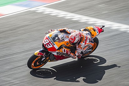MotoGP Argentinië: Marquez eerste, Dovizioso laatste in vochtige VT2