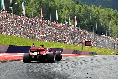 Ferrari: Vettel punito con tre posizioni sulla griglia per aver ostacolato Sainz