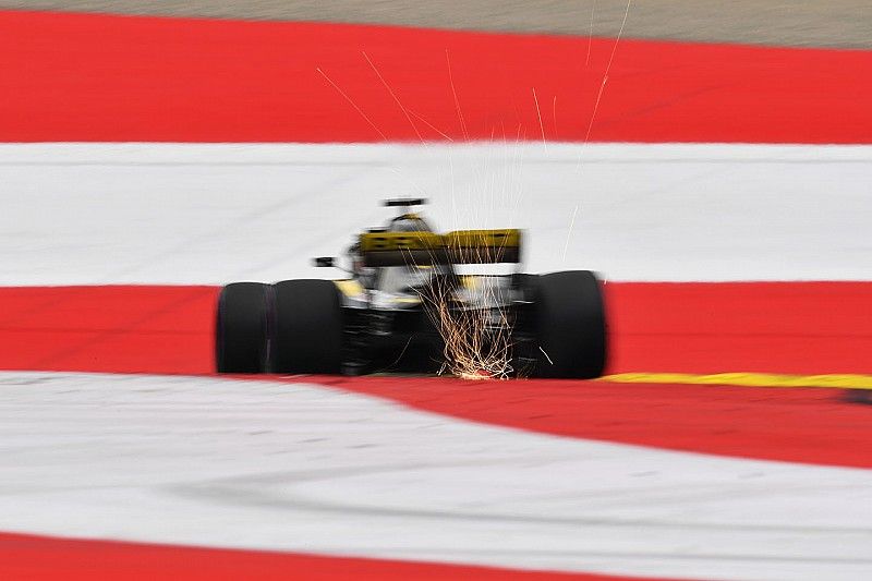 Nico Hulkenberg, Renault Sport F1 Team R.S. 18 saca chispas