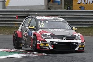 WTCR Zandvoort: Huff op pole, Coronel achtste