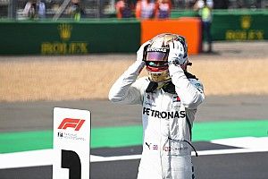 Hamilton: "Mi aspetto una gara molto combattuta contro le due Ferrari"