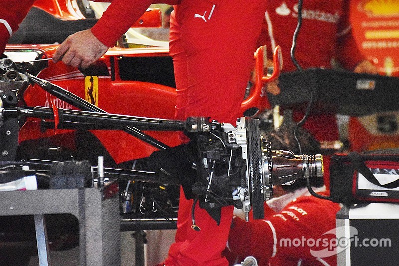 Ferrari: Vettel e Raikkonen hanno scelto la sospensione vecchia