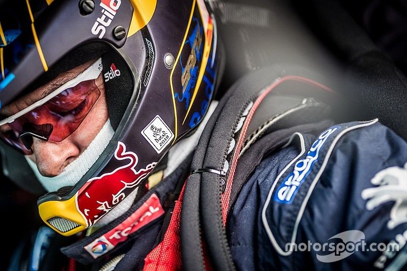 Carlos Sainz es sancionado por el Dakar