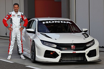 La nouvelle Honda Civic Type-R TCR en piste