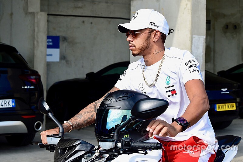 Hamilton: "Pressão deste ano é maior do que nunca"