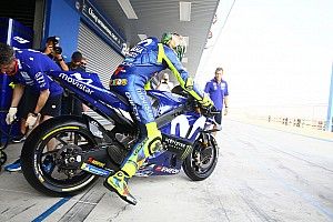Valentino Rossi dice que Viñales es libre de probar lo que sea
