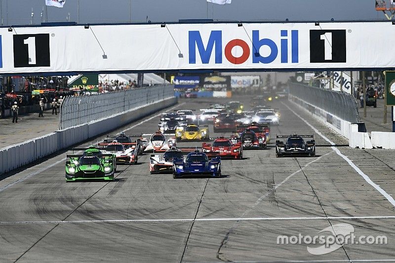 #90 Spirit of Daytona Racing Cadillac DPi, P: Tristan Vautier, Matt McMurry, Eddie Cheever III alla guida del gruppo alla partenza