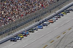 Aric Almirola: "Unusual" Talladega hurt by difficult cars